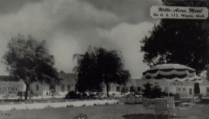 Willo-Acres Motel (Canton Inn and Suites) - Old Postcard (newer photo)